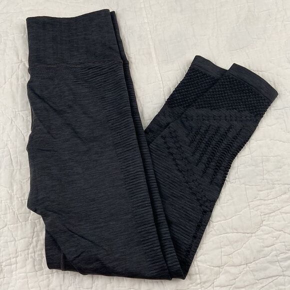 Athleta Heathered Gray Cutout Holes in Legs Design size Small - Picture 3 of 7